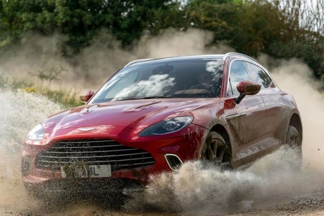 Đánh Giá Aston Martin DBX 2021